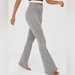 Aerie Offline - The hugger flare leggings heather grey. Small Long